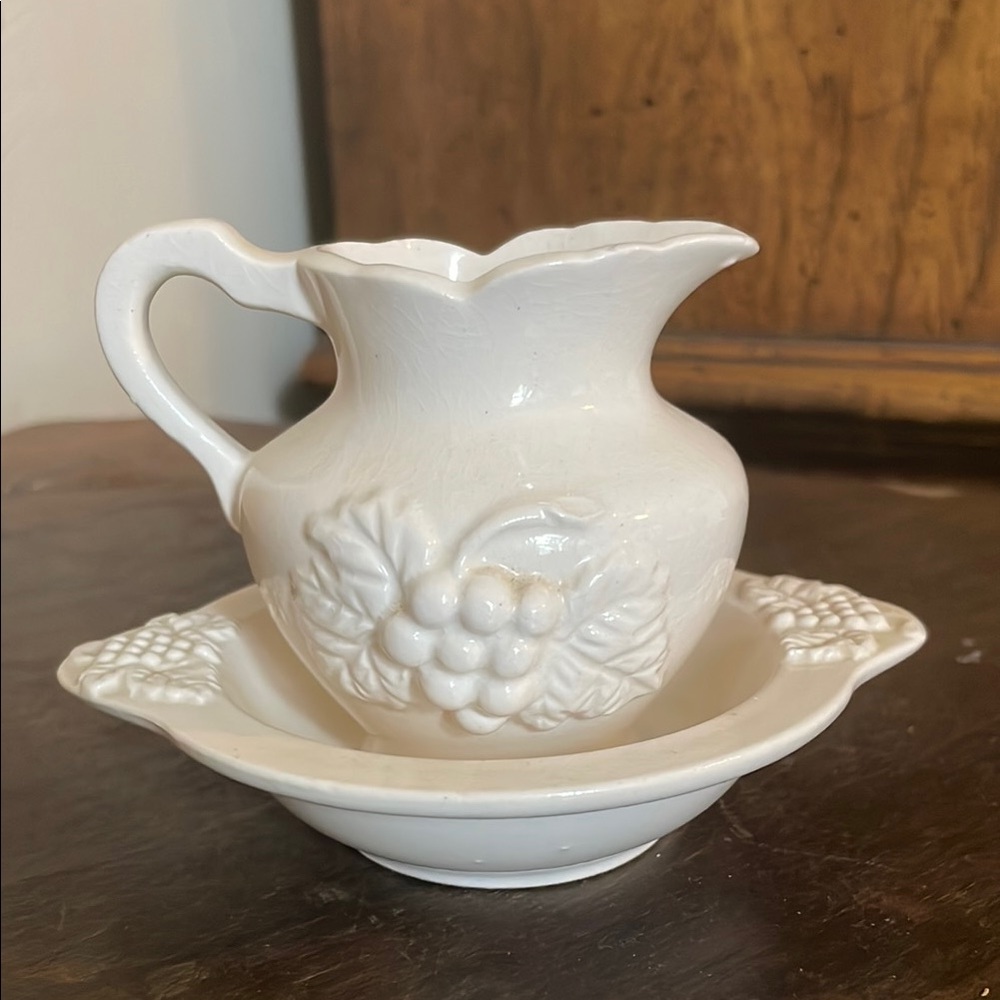 Vintage Lefton  Cream Ceramic Pitcher and Wash Basin  Set